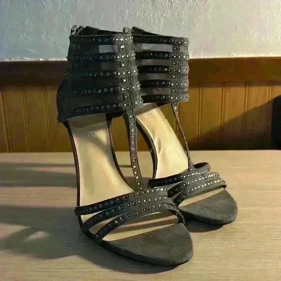 Nine West Alderson Grey Gladiator Style Suede & Rhinestone Stiletto Heels - Picture 1 of 6